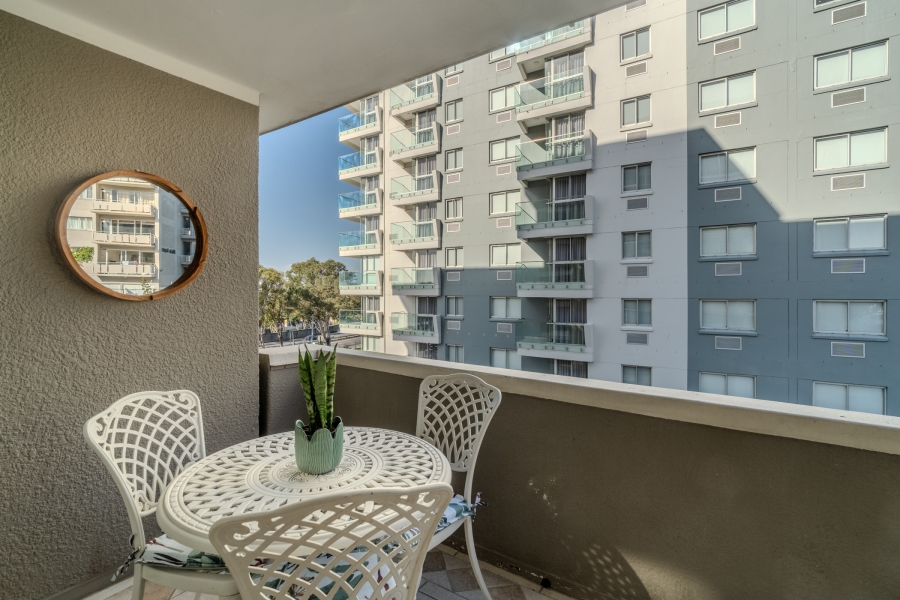 1 Bedroom Property for Sale in Green Point Western Cape